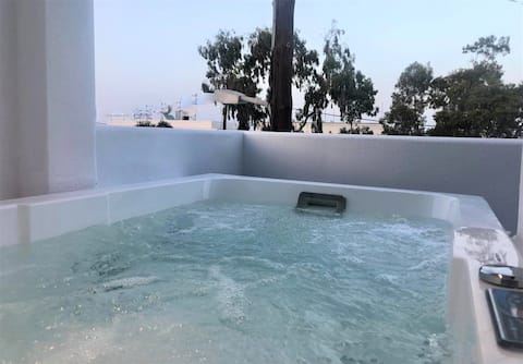 Candele suite with heated jacuzzi