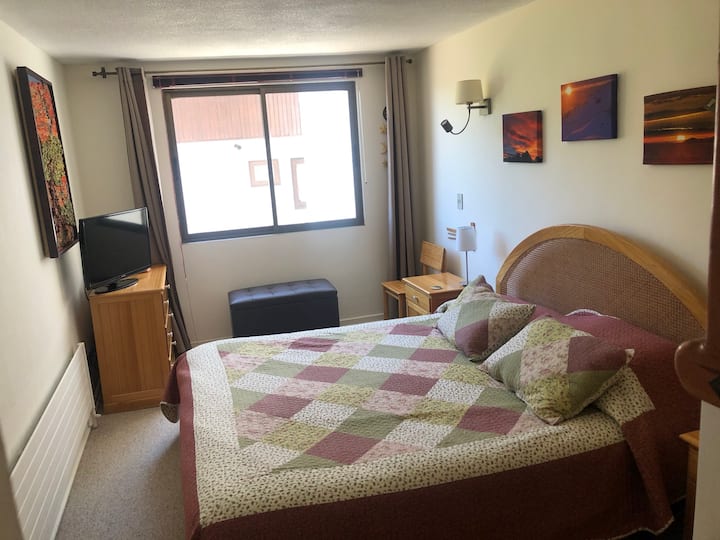 غرفة النوم الرئيسية ، حمام داخلي