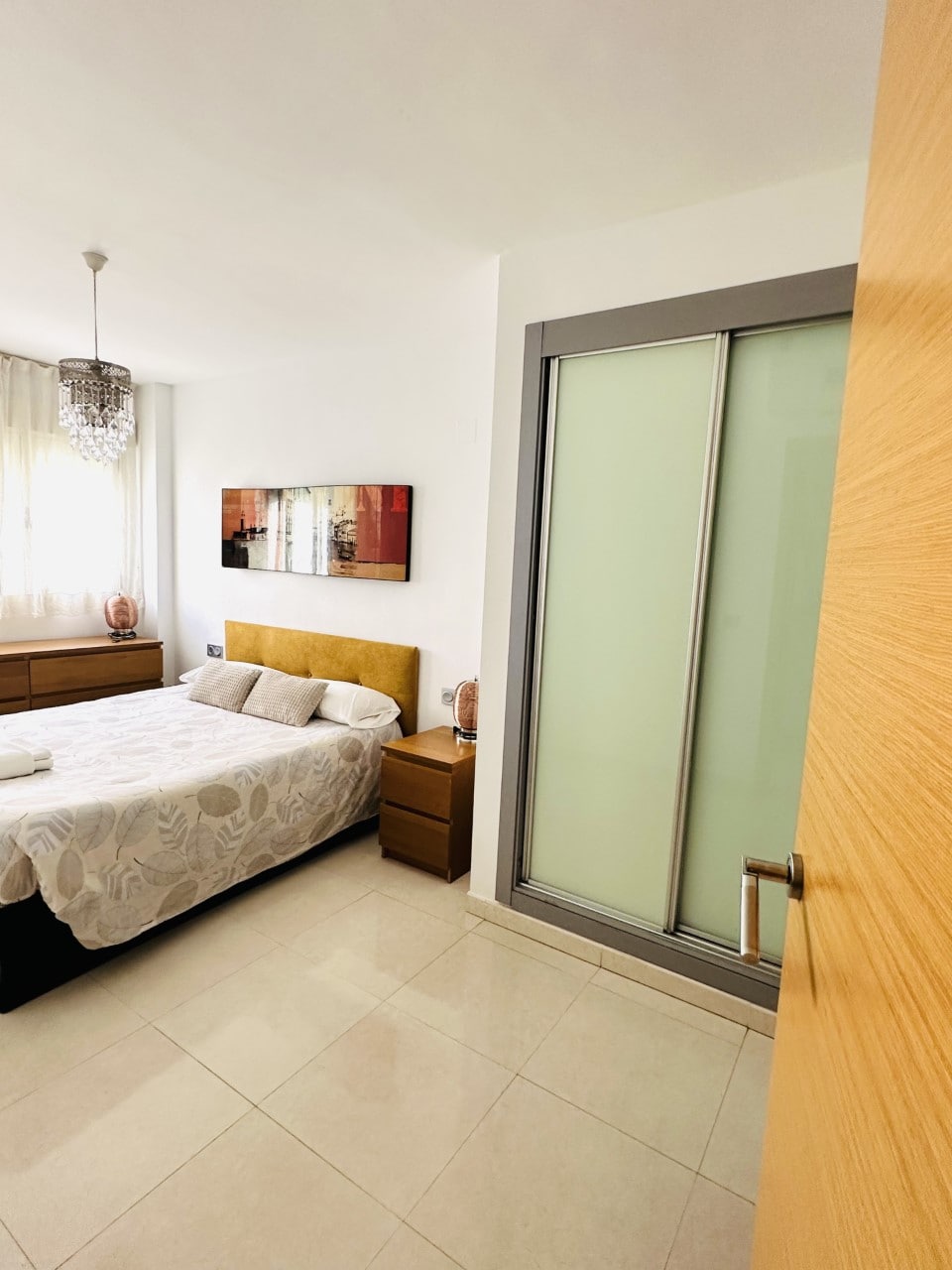 Hlavná spálňa. Nové matrace z pamäťovej peny, ktoré zaručujú odpočinok. 