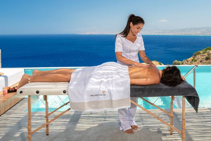 Villa Vittoria, Minimalist Design & Spa Retreat gallery image 5