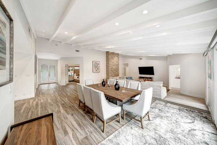 Gated 6BR Retreat w/Pool, Tennis Court, Basketball gallery image 5