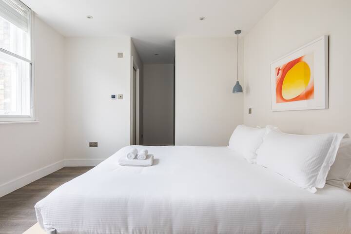 Leicester Square 3BR Penthouse gallery image 4