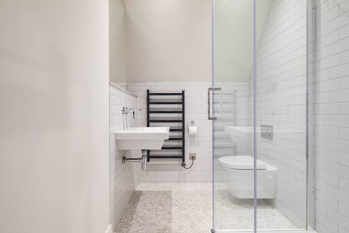 Leicester Square 3BR Penthouse gallery image 5