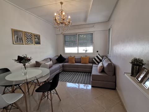 Successful Airbnb property: Location Top 2 bedrooms 2 living rooms 2 bathrooms 8 beds in Arrondissement De Mers Sultan مقاطعة مرس السلطان