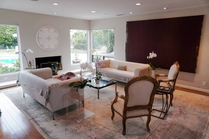 La Jolla Gem with Scenic Backyard gallery image 5