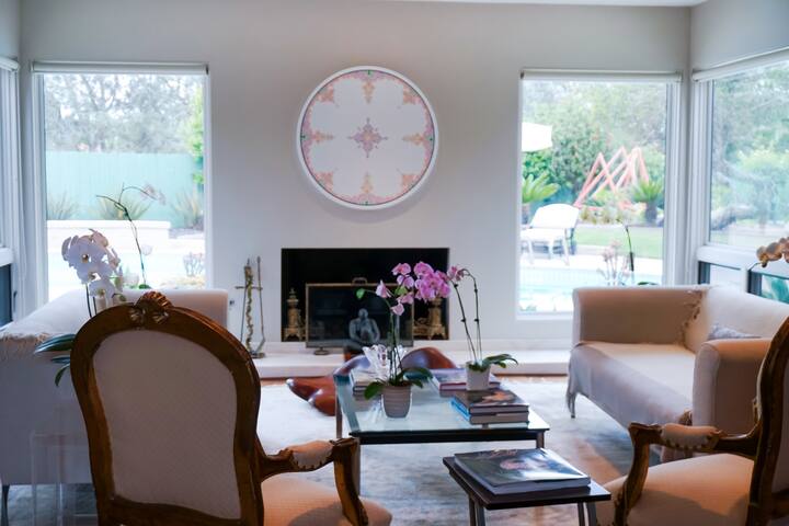 La Jolla Gem with Scenic Backyard gallery image 3