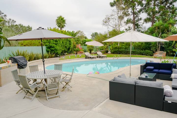 La Jolla Gem with Scenic Backyard gallery image 2