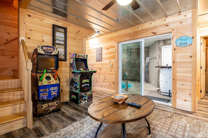 Gamer Paradise: Dive into fun with arcade classics and a relaxing view of the private pool!