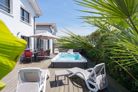 House with VERY LARGE SPA - 8 pers. Aïnhoa villa