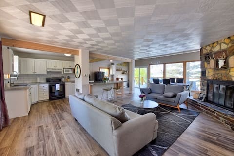 The Last Best Lake Cabin!