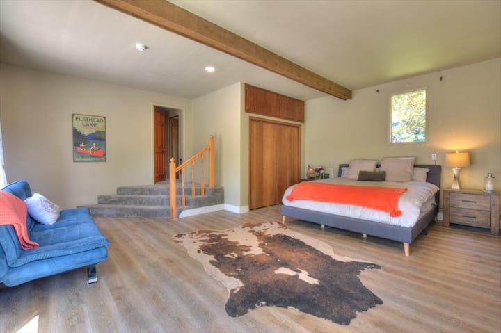 Master with king bed and futon