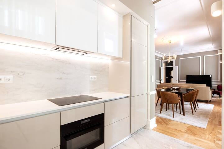 RC 161- Amazing City Center Apartment gallery image 5