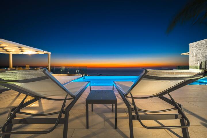 New Lux Villa-3 Infinity pool-3 Jacuzzi- 23 sleeps gallery image 5