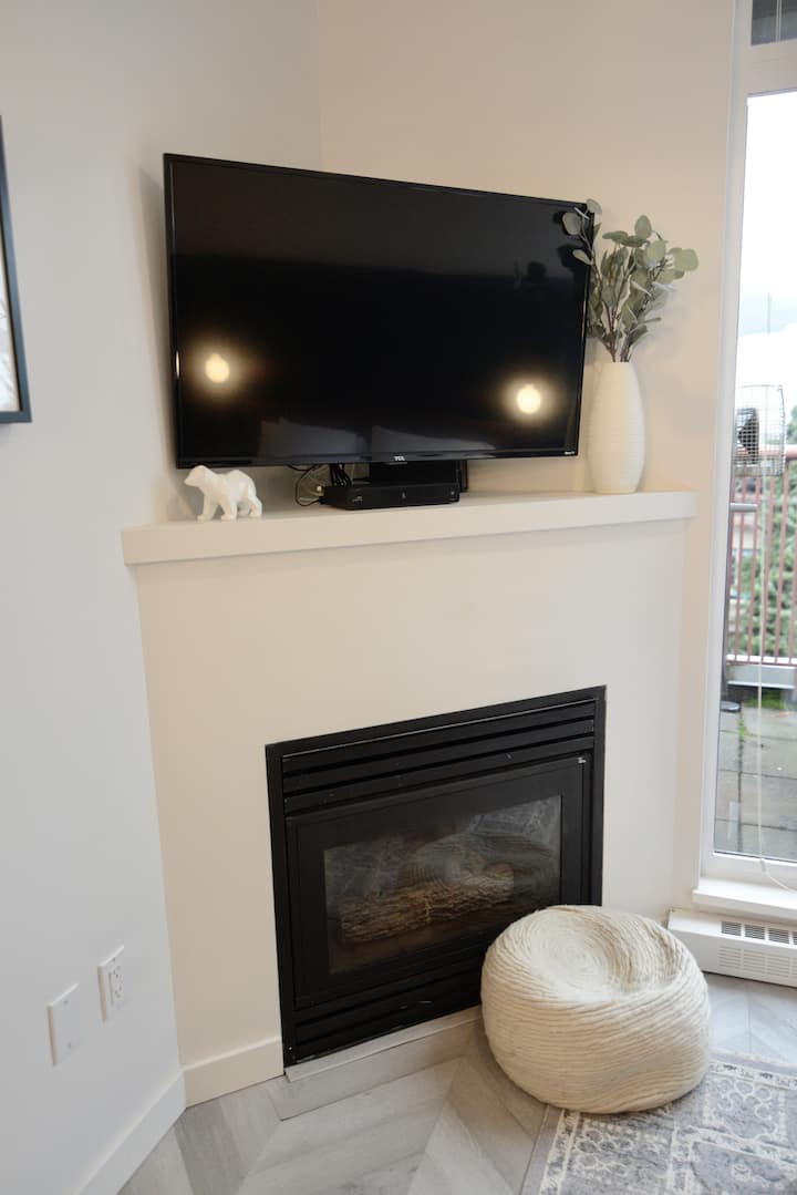 Modern Whistler Village Studio With Mountain Views - Whistler