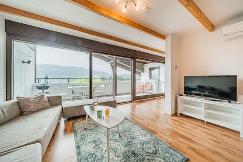 Panorama apartment/ fantastic location /3min to the lake