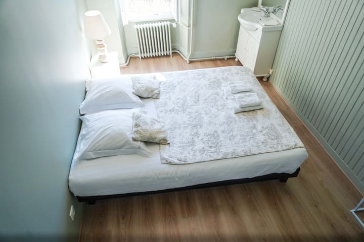 საძინებელი 3