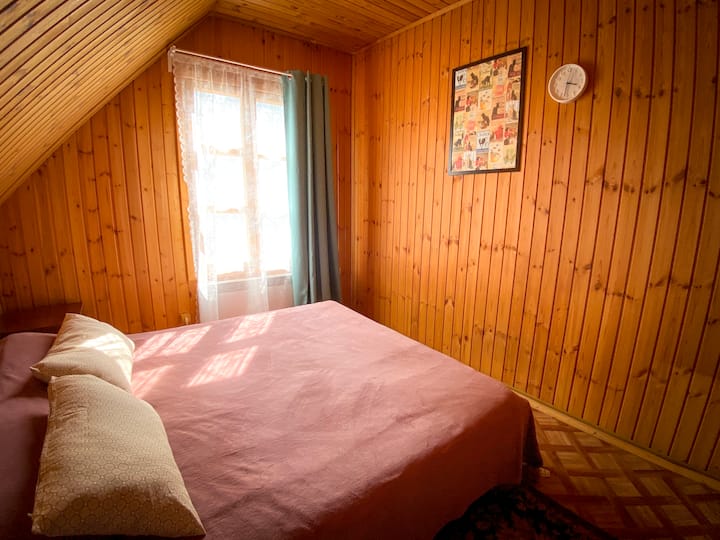 1. spavaća soba. 3 kreveta. Prikladno za roditelje s djetetom