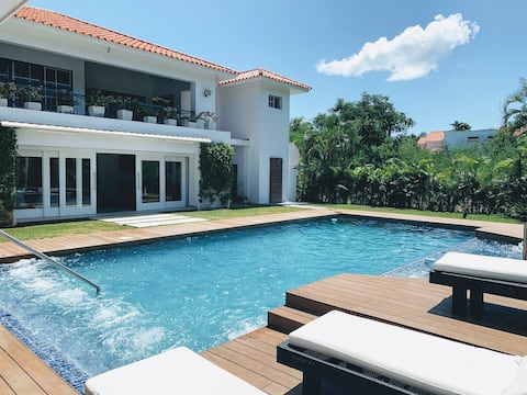 #1 Paradise Villa Chef+Food Golf+Bbq King SizeBeds