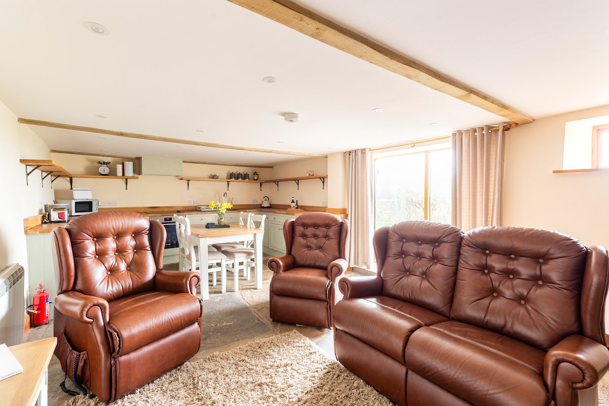 Successful Airbnb property: Rural getaway with a view – Old Spout Barn in Sedbergh