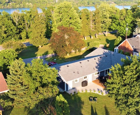 Top performing Airbnb: Alba Cottage with a Beautiful Pool in Niagara On The Lake