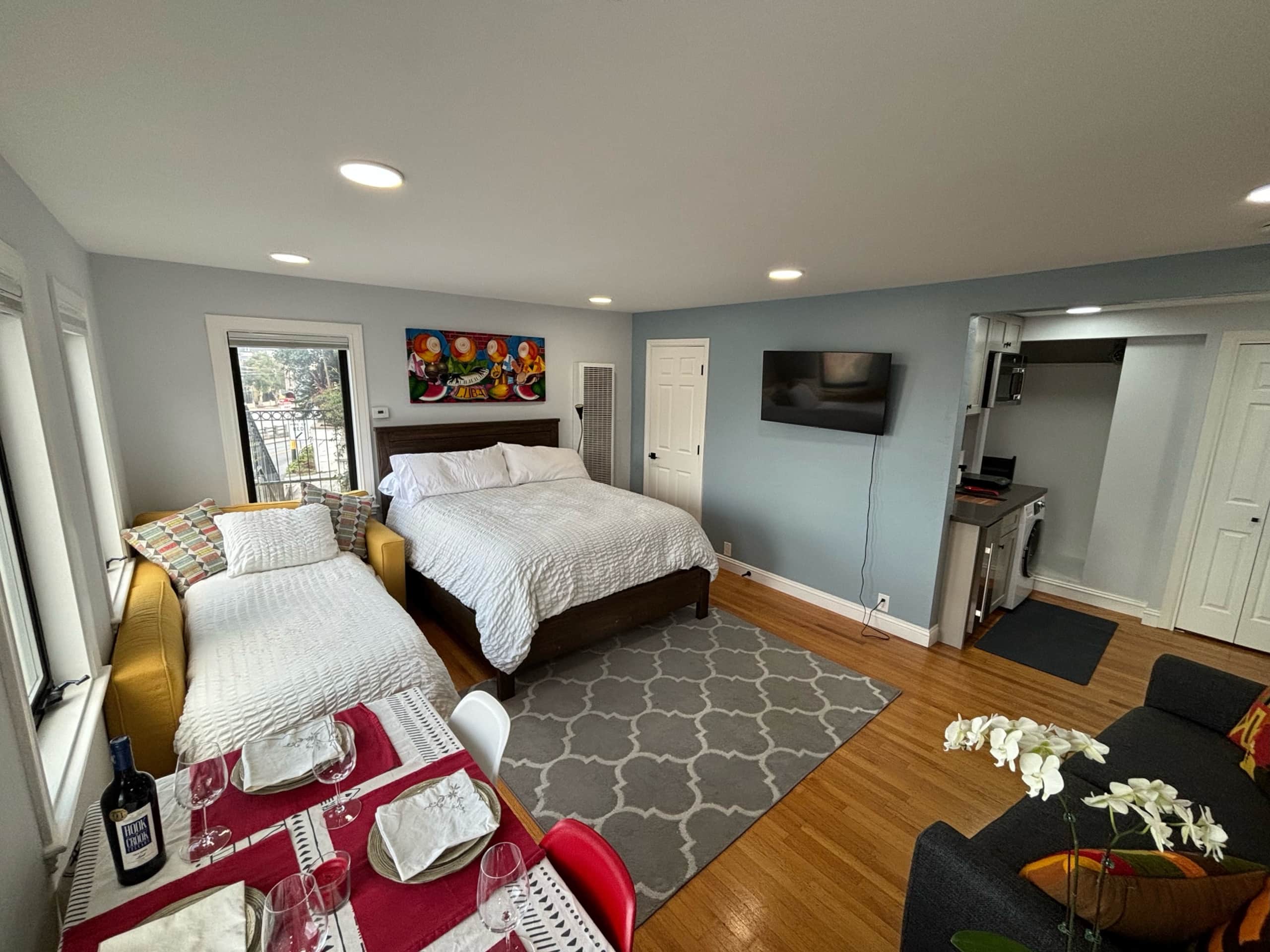 Home in San Francisco · ★4.92 · 1 bedroom · 3 beds · 1 bath - Image 25