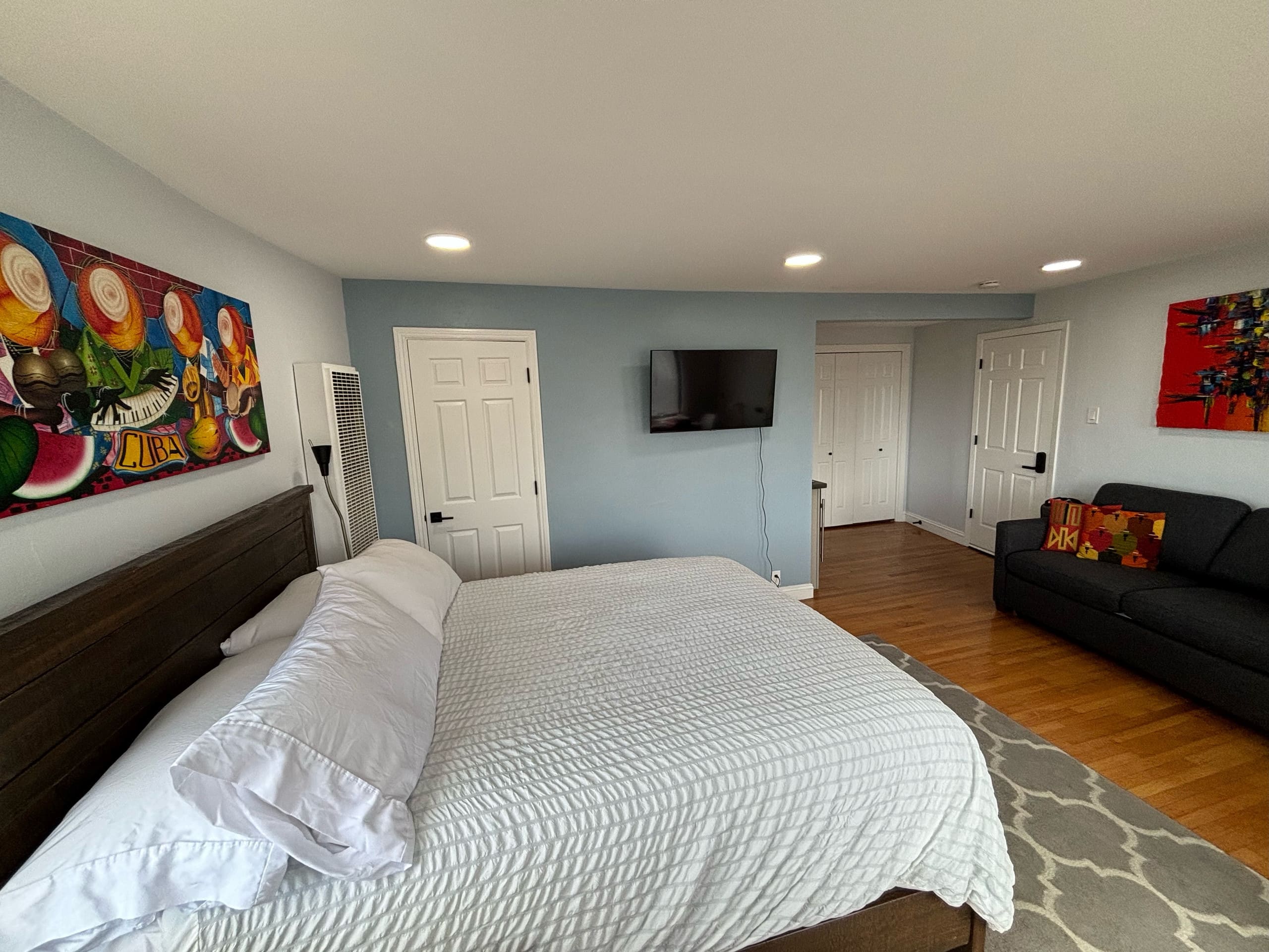 Home in San Francisco · ★4.92 · 1 bedroom · 3 beds · 1 bath - Image 20