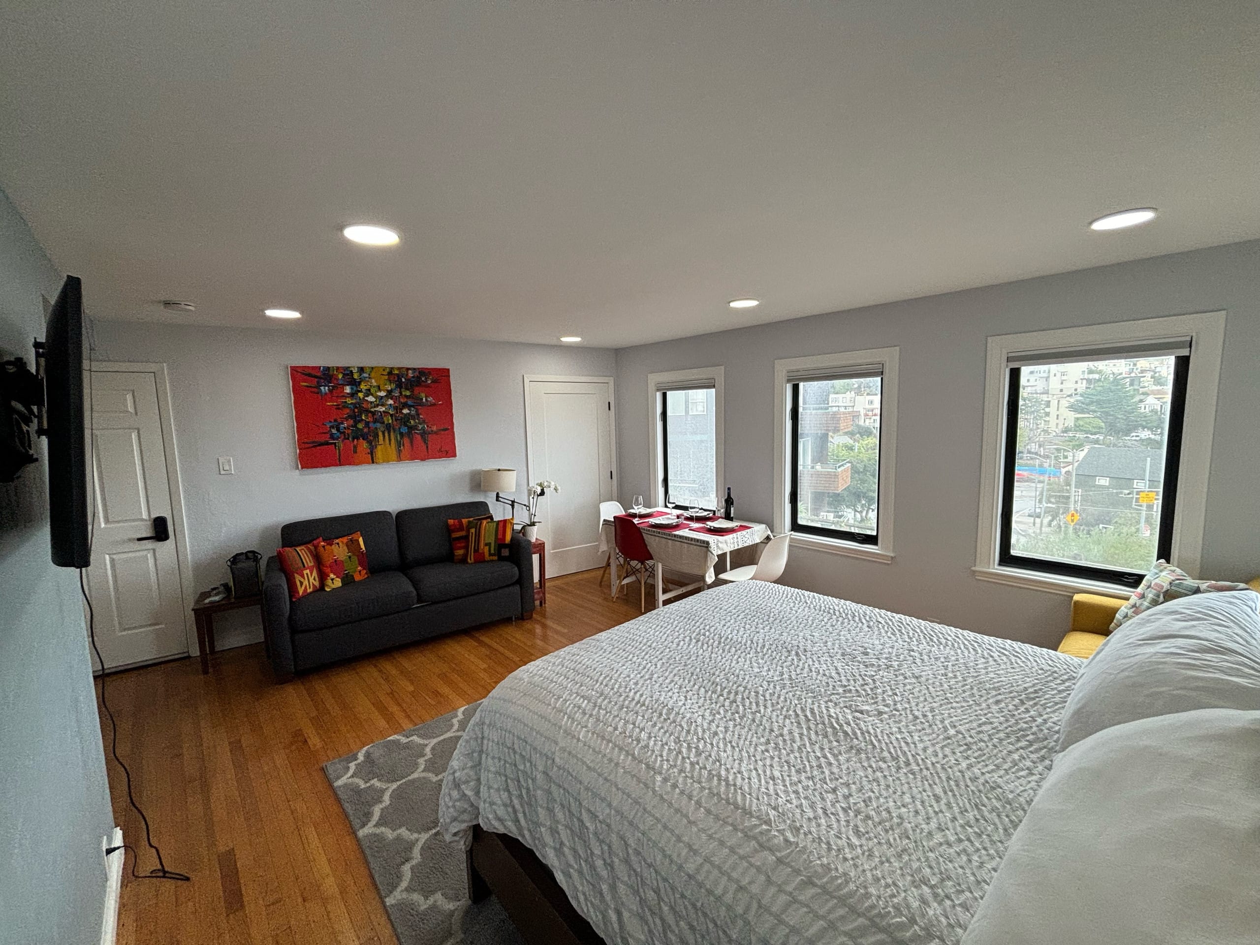 Home in San Francisco · ★4.92 · 1 bedroom · 3 beds · 1 bath - Image 21