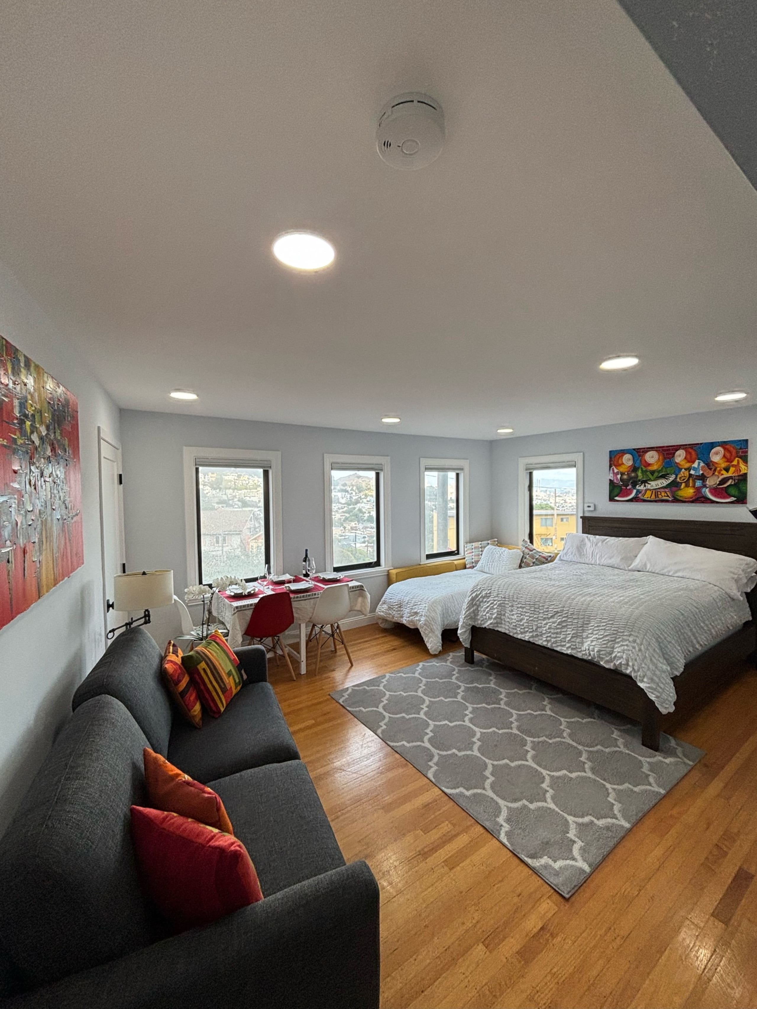 Home in San Francisco · ★4.92 · 1 bedroom · 3 beds · 1 bath - Image 24