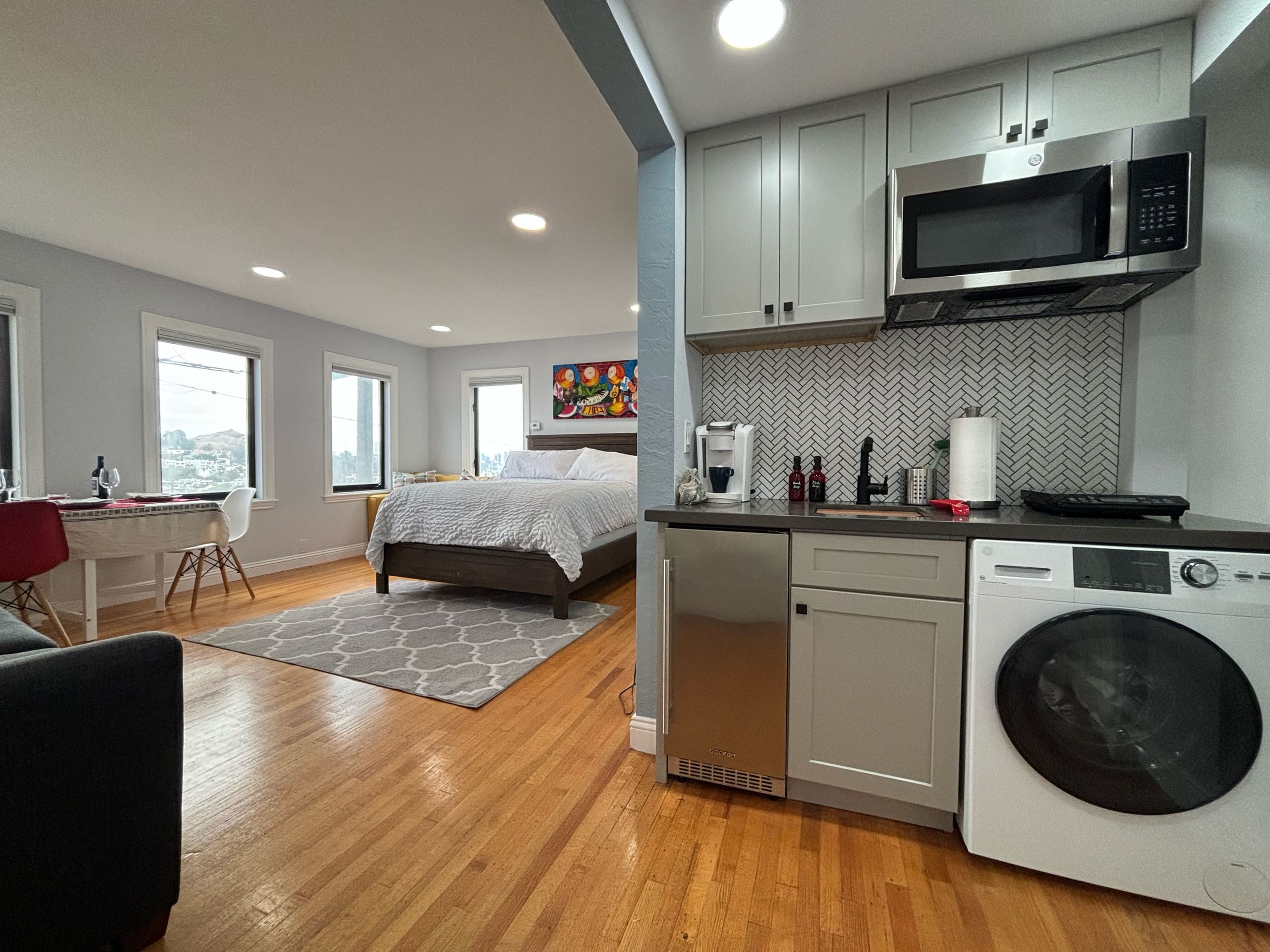 Home in San Francisco · ★4.92 · 1 bedroom · 3 beds · 1 bath - Image 32