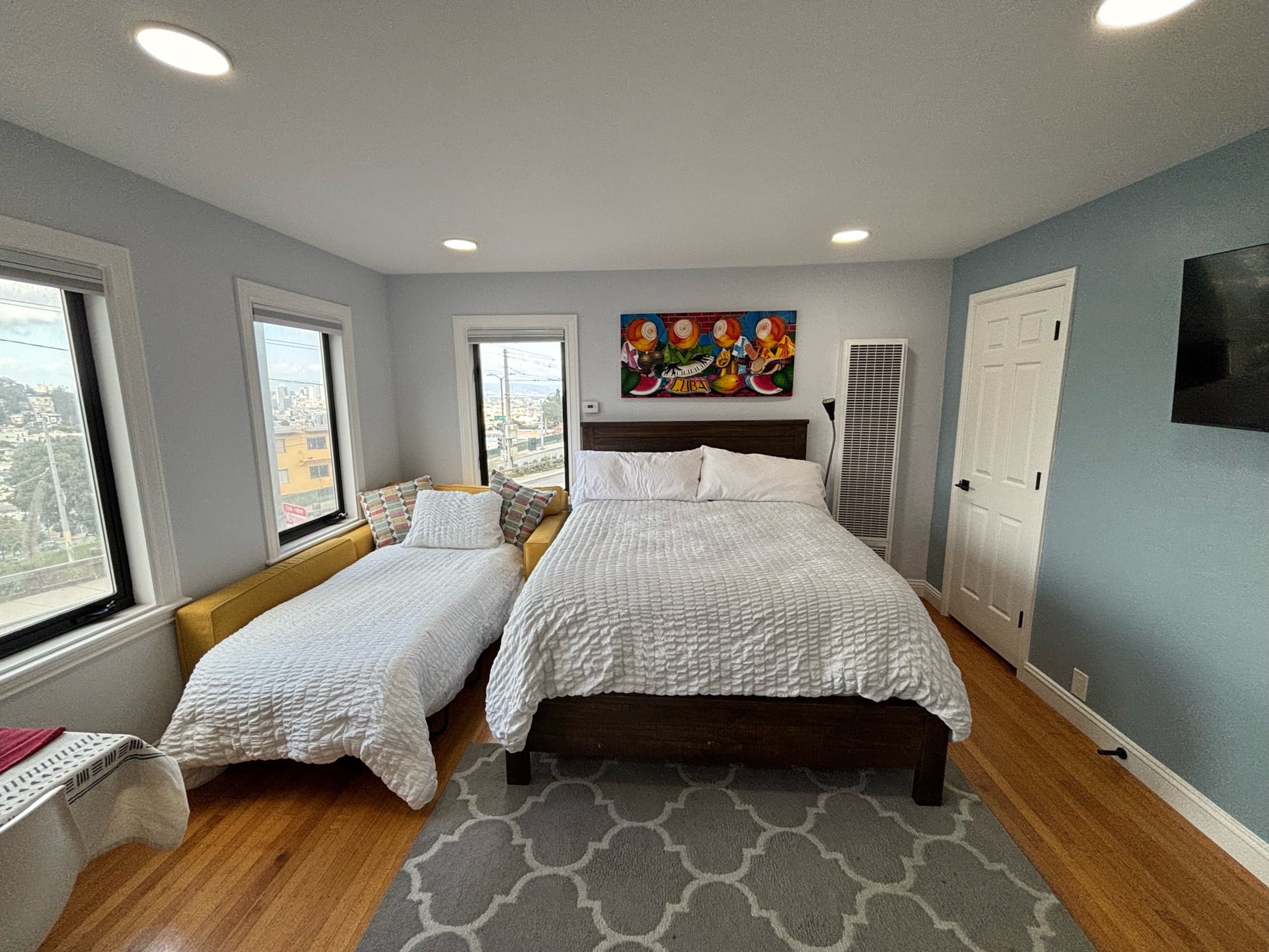 Home in San Francisco · ★4.92 · 1 bedroom · 3 beds · 1 bath - Image 14