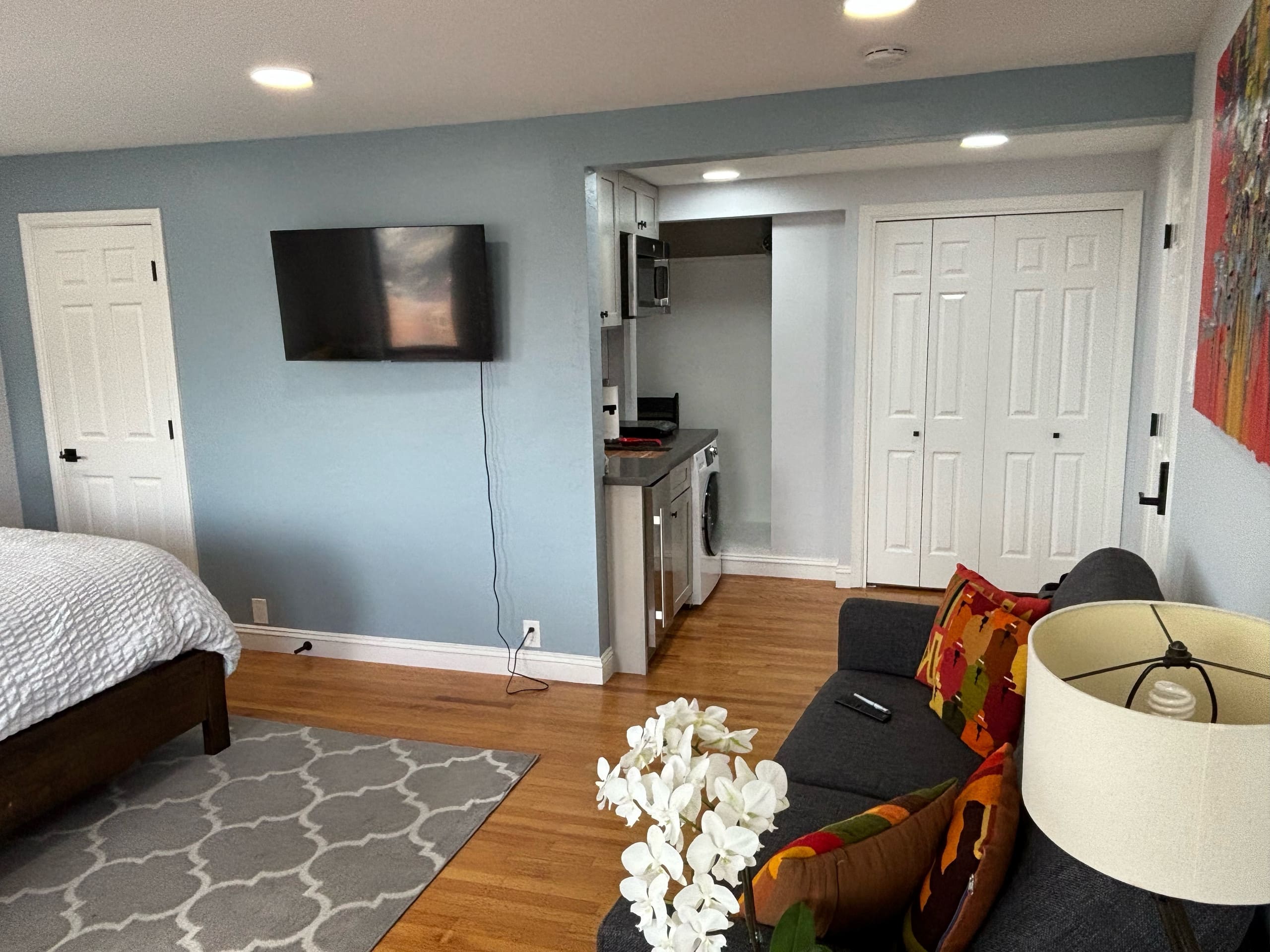 Home in San Francisco · ★4.92 · 1 bedroom · 3 beds · 1 bath - Image 22