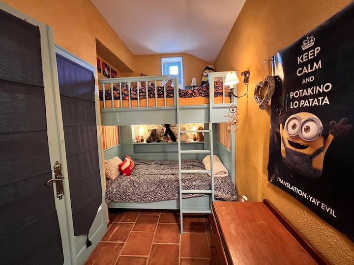 Habitación con literas