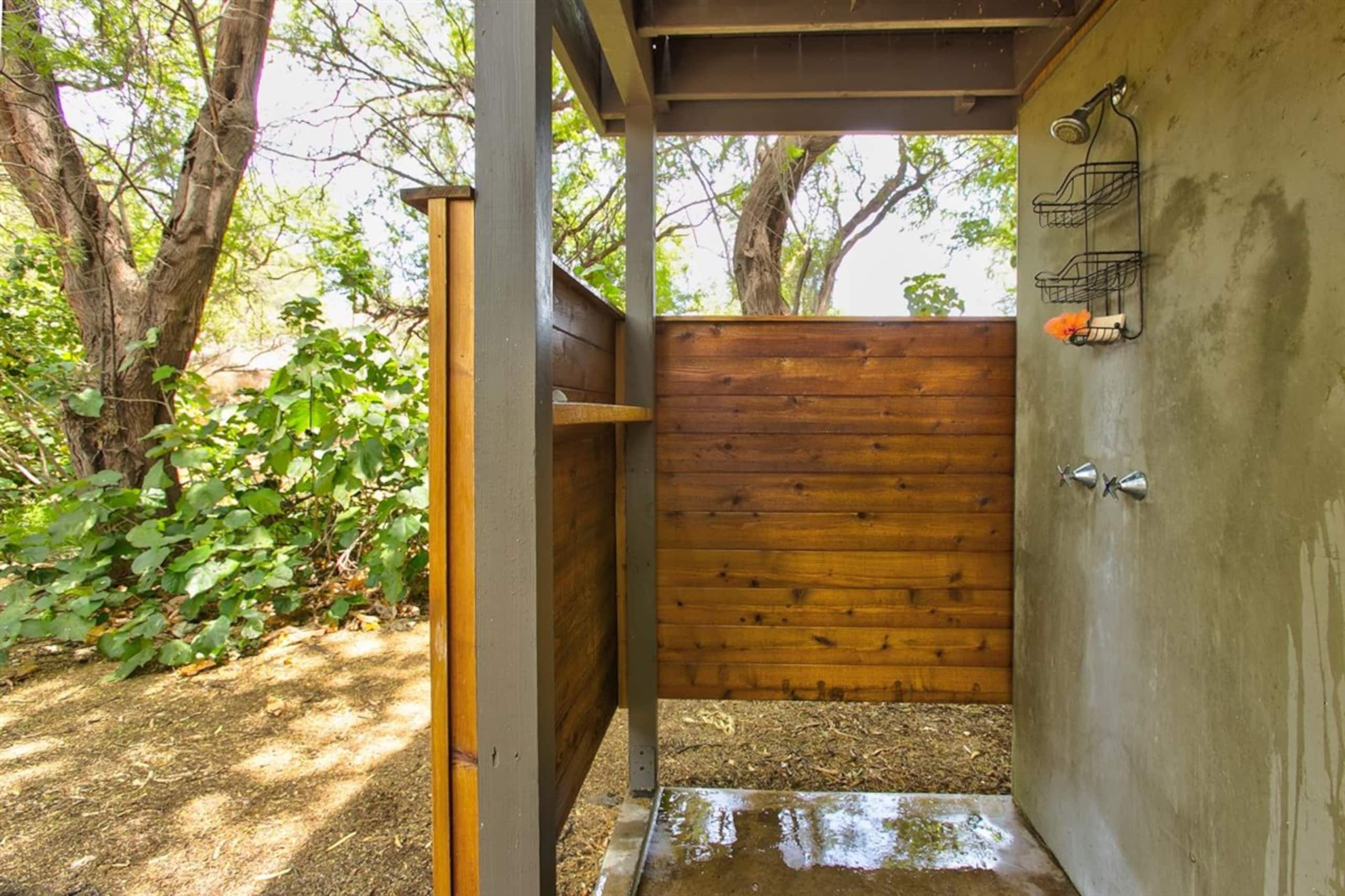 Home in Waimea · ★4.9 · 5 bedrooms · 7 beds · 3.5 baths - Image 45