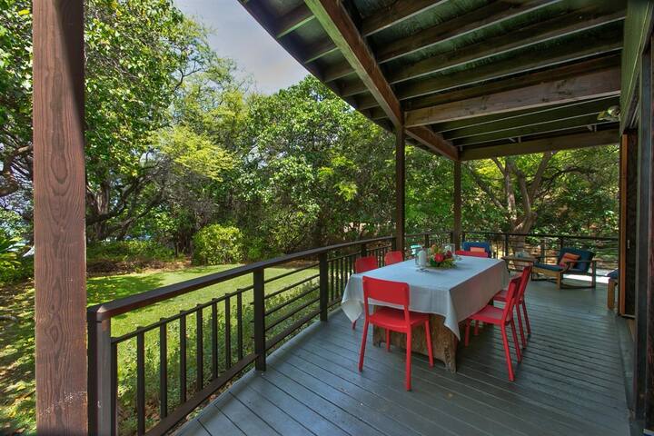 Quintessential Beach House on Waialea Bay! gallery image 5