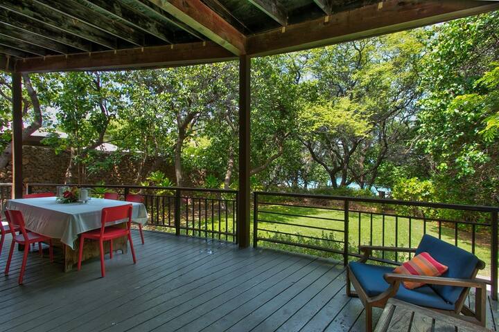 Quintessential Beach House on Waialea Bay! gallery image 4