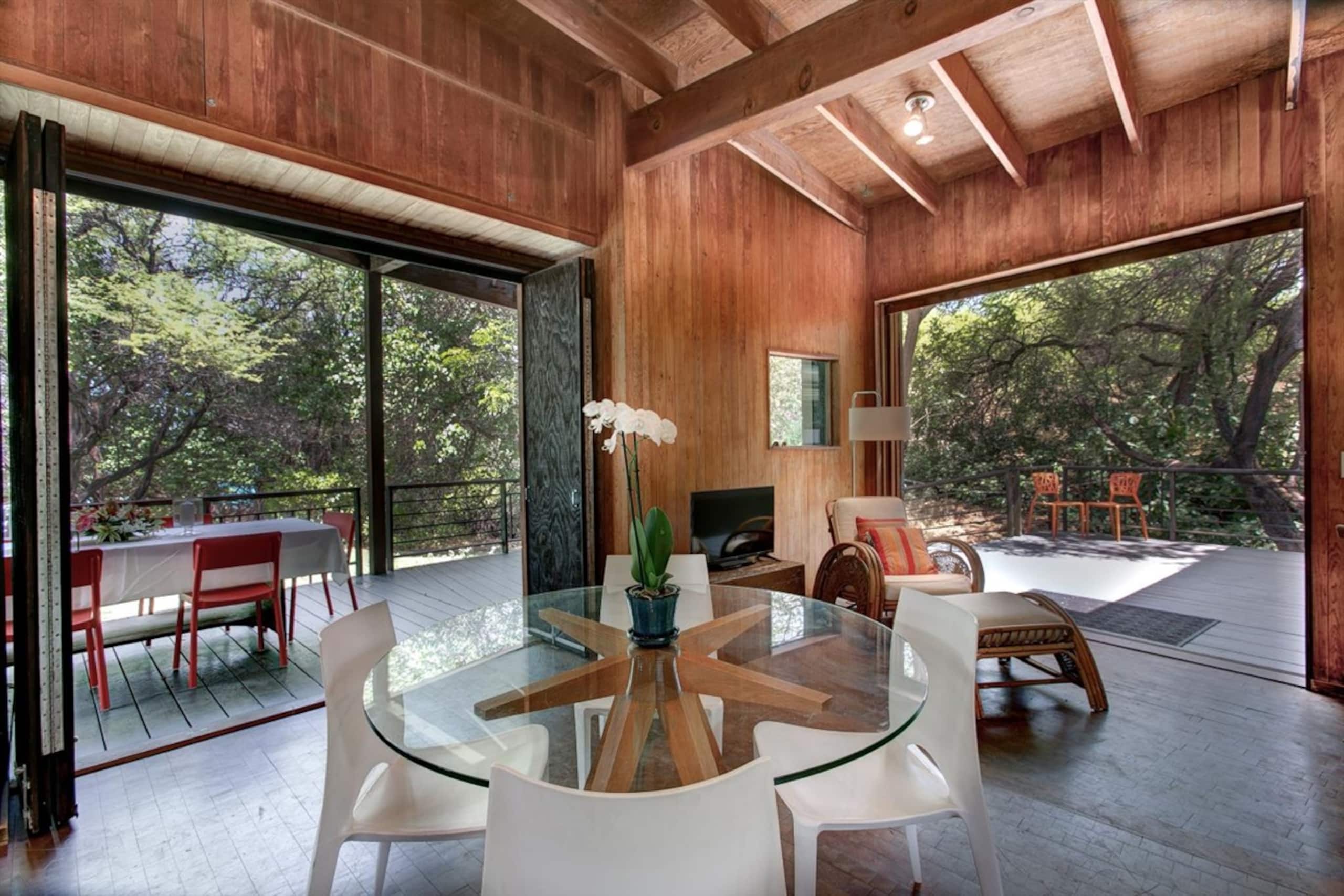 Home in Waimea · ★4.9 · 5 bedrooms · 7 beds · 3.5 baths - Image 2