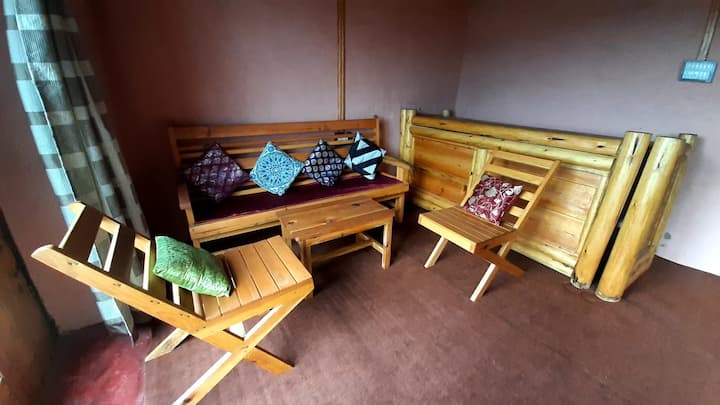 Room With A View In Binsar Wildlife Sanctuary - 우타락핸드