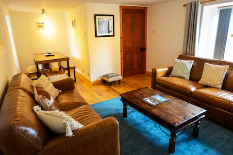 Successful Airbnb property: Woodside, Skye of Curr Road. Near Aviemore. in Highland