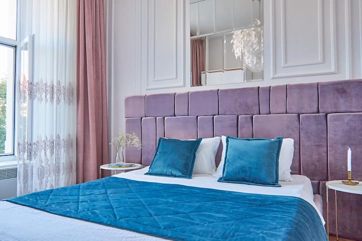 Elegant Lux Apartment in central square 8