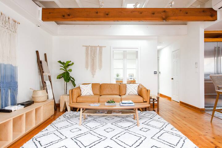 🏝Cool Brick Bungalow w/ Guest House steps to beach gallery image 5