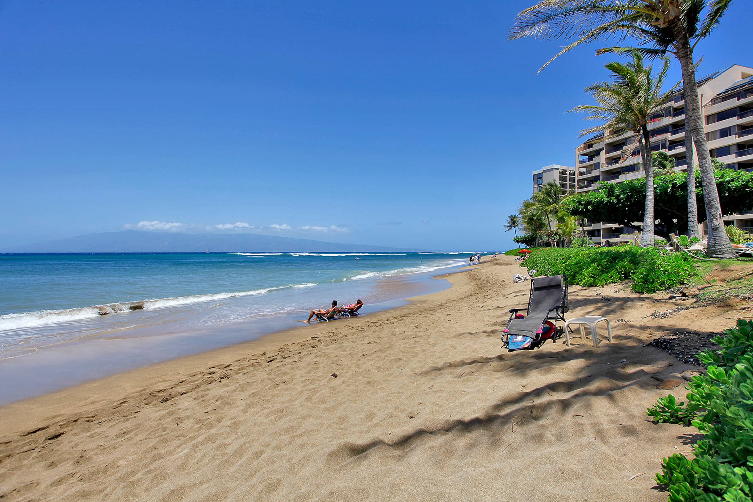 Condo in Lahaina · ★4.82 · 3 bedrooms · 8 beds · 3 private baths - Image 4
