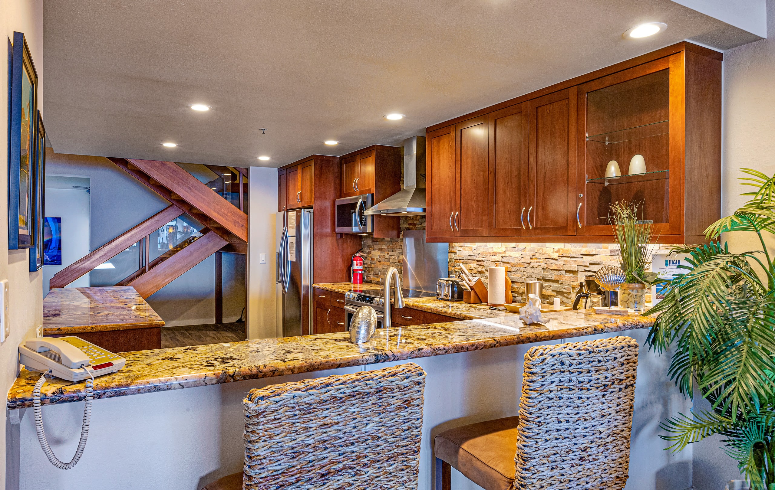 Condo in Lahaina · ★4.82 · 3 bedrooms · 8 beds · 3 private baths - Image 12