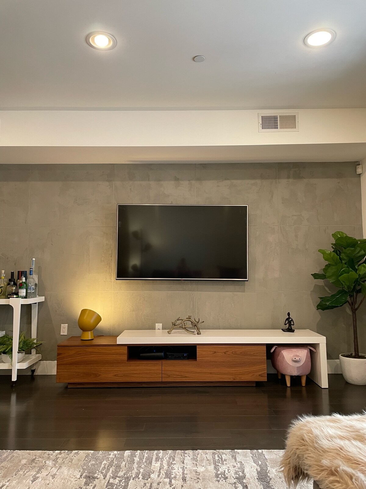 ผนังทีวี