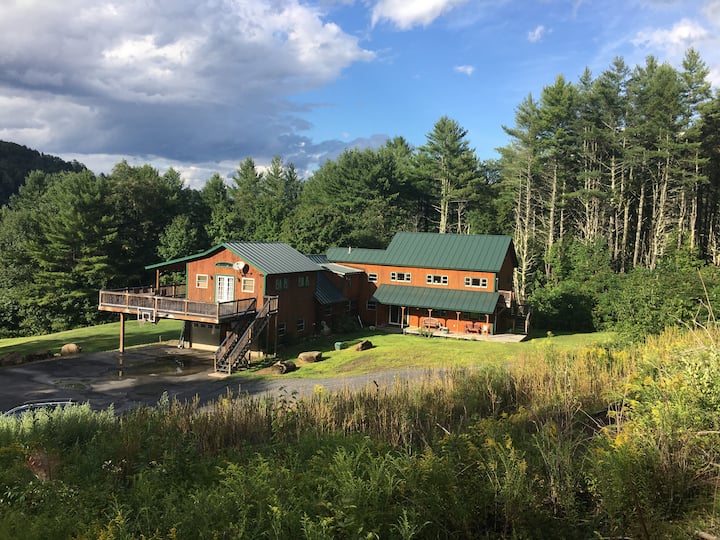 Stunning Log Home, 7 Bed/4 Bath. Mountain View! Cabins for Rent in