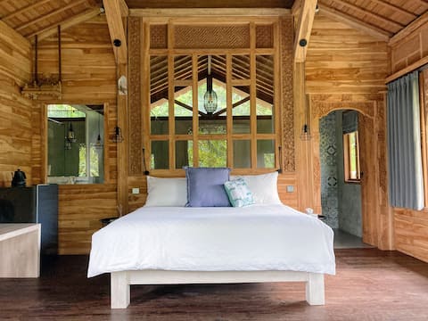 Tresna Bali Riverview Luxury Cabin, Ubud