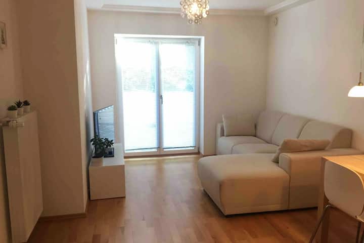 Helle Und Moderne Wohnung Mit Terrasse, Wiesbaden - Wiesbaden