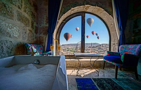 Arinna Hotel-Private Balcony&Balloon View&jacuzzi