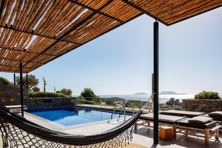 Luxe Coastal Escape with Sea Views – Kumo Villa II gallery image 2