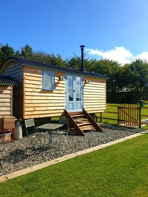 Top performing Airbnb: Rural Shepherds Hut Devon 25 mins from the sea in Torridge