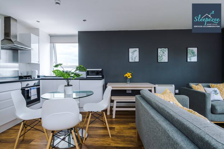 Spacious & bright two bedroom apartment gallery image 4